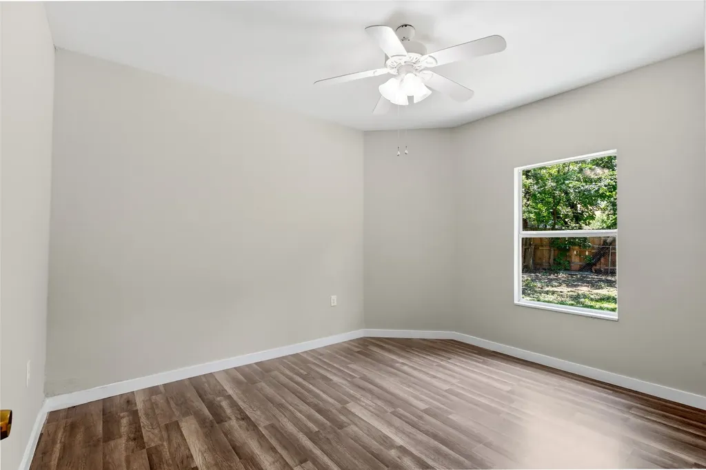 305 Hensley Drive Grand Prairie TX 75050