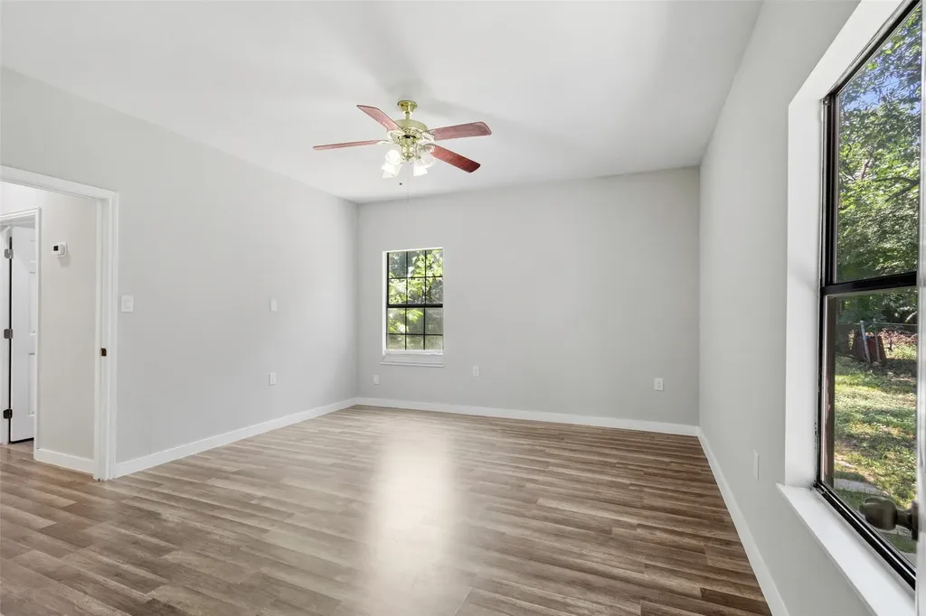 305 Hensley Drive Grand Prairie TX 75050