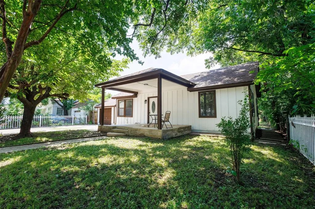 305 Hensley Drive Grand Prairie TX 75050