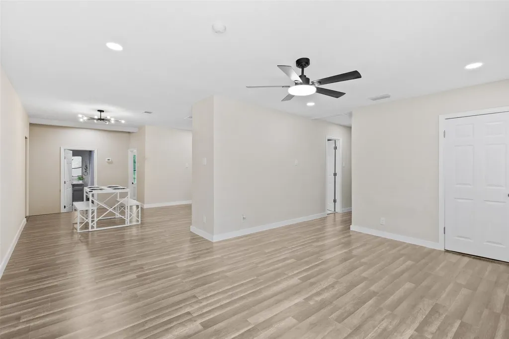 305 Hensley Drive Grand Prairie TX 75050