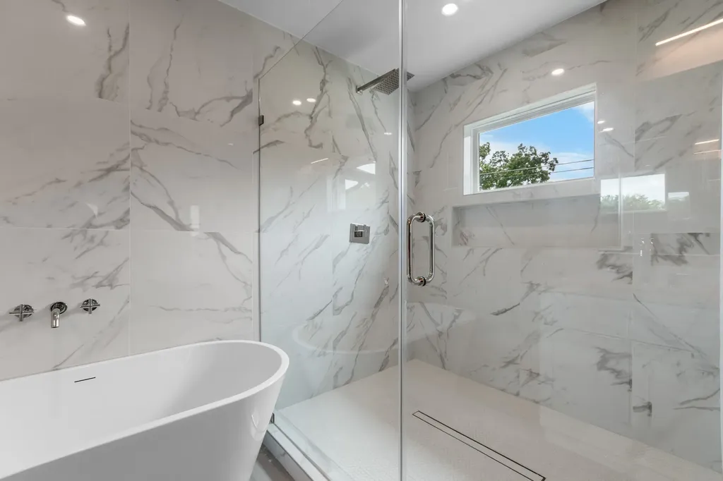2649 Easter Avenue Dallas TX 75216