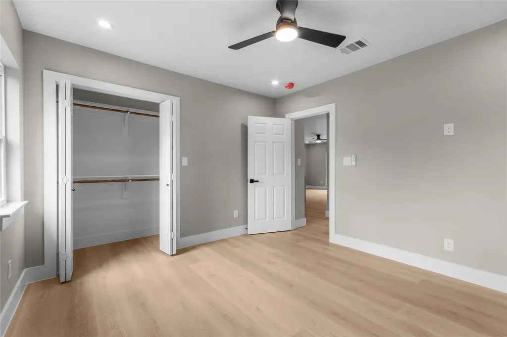 2649 Easter Avenue Dallas TX 75216