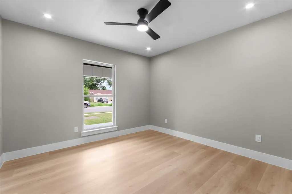 2649 Easter Avenue Dallas TX 75216