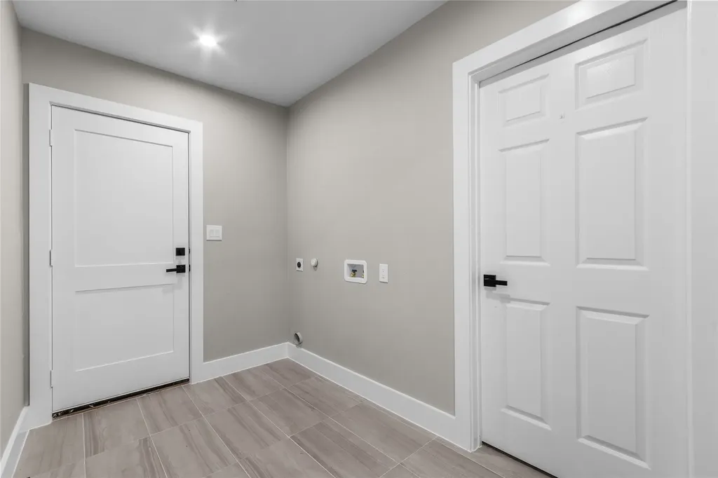 2649 Easter Avenue Dallas TX 75216