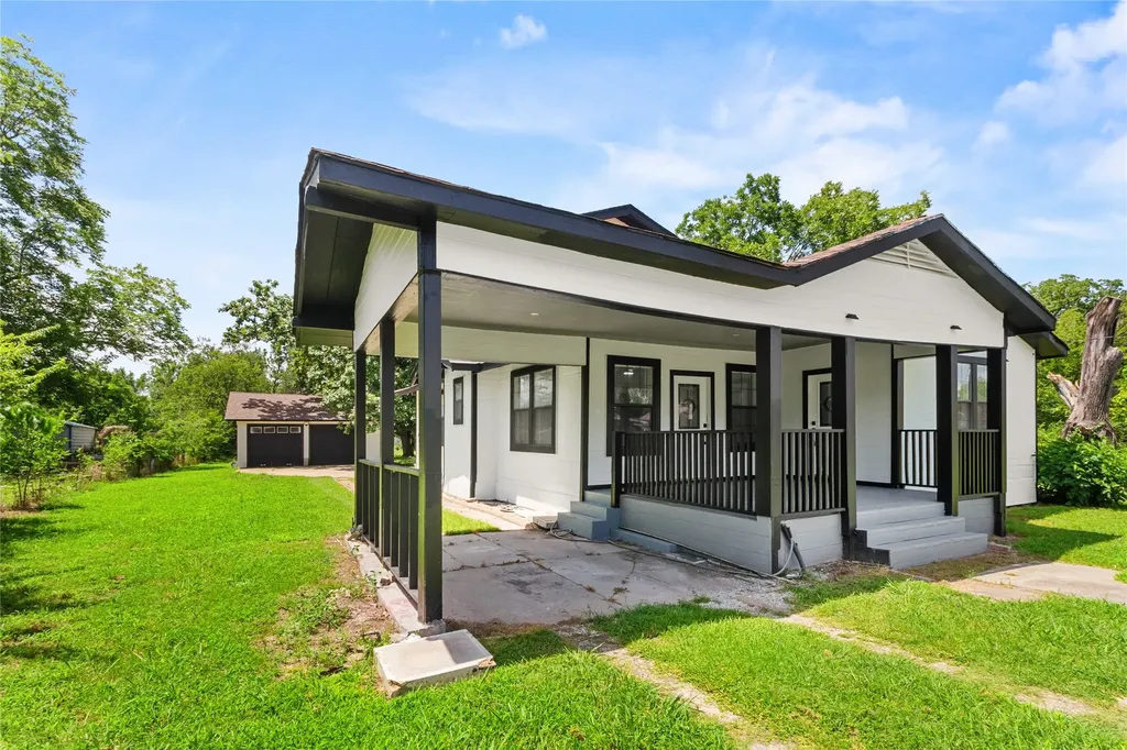 812 E Sumpter Mexia TX 76667