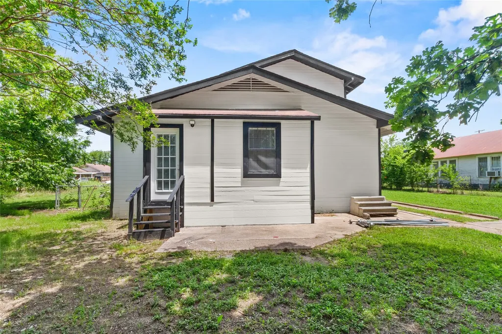 812 E Sumpter Mexia TX 76667