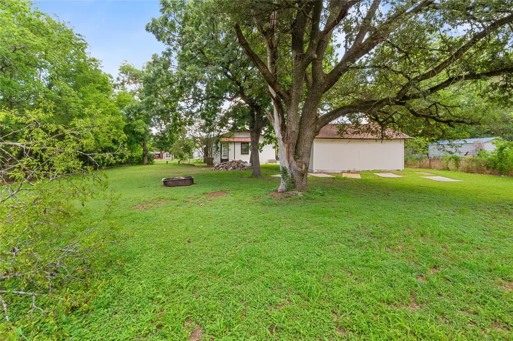 812 E Sumpter Mexia TX 76667