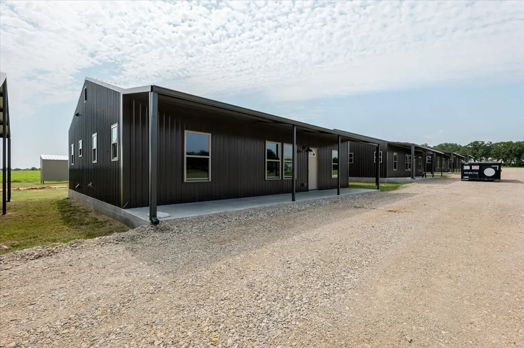 31 Maverick Loop Lipan TX 76462