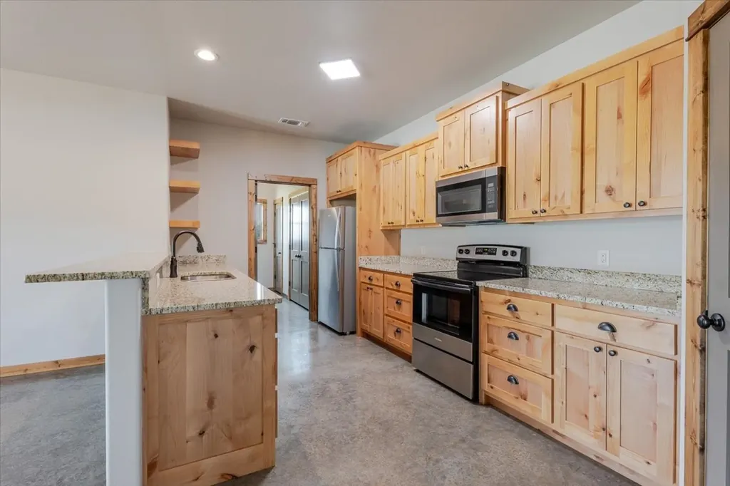 31 Maverick Loop Lipan TX 76462