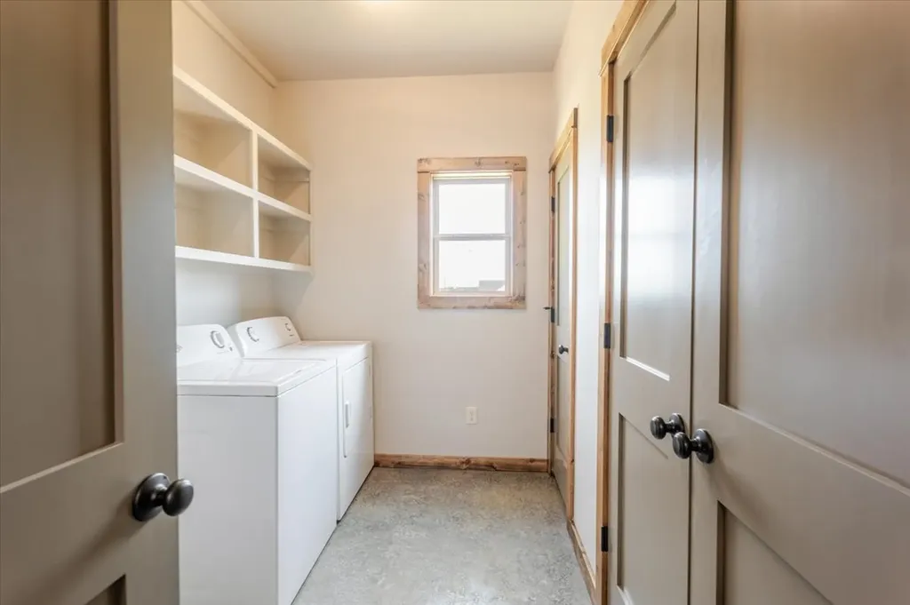 31 Maverick Loop Lipan TX 76462