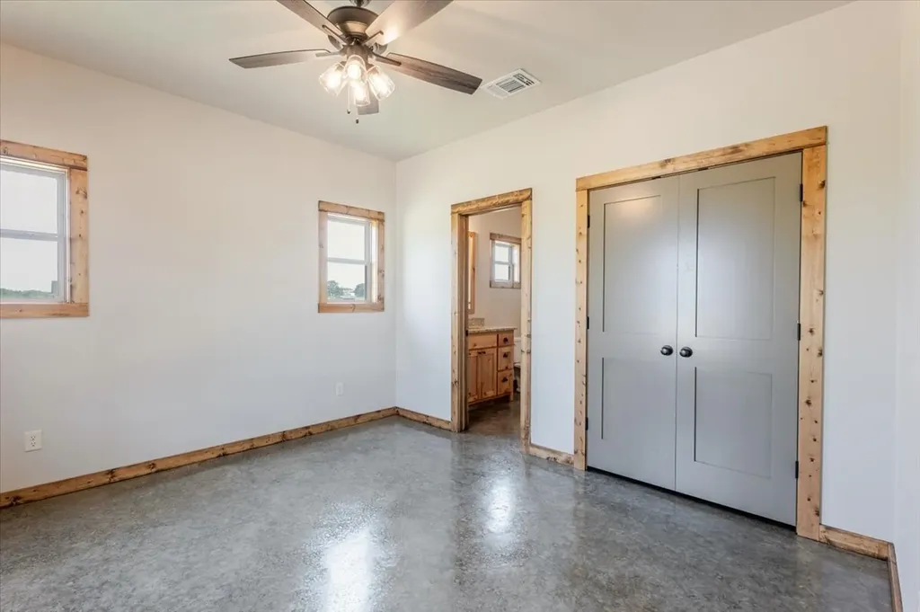 31 Maverick Loop Lipan TX 76462