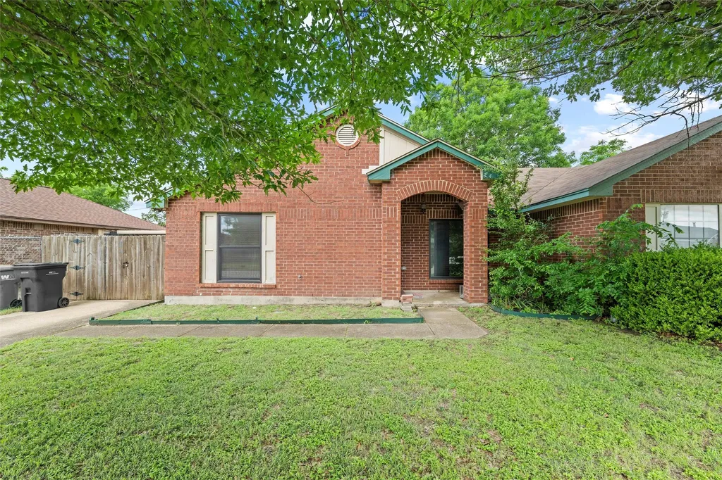 734 Lemons Street Cedar Hill TX 75104