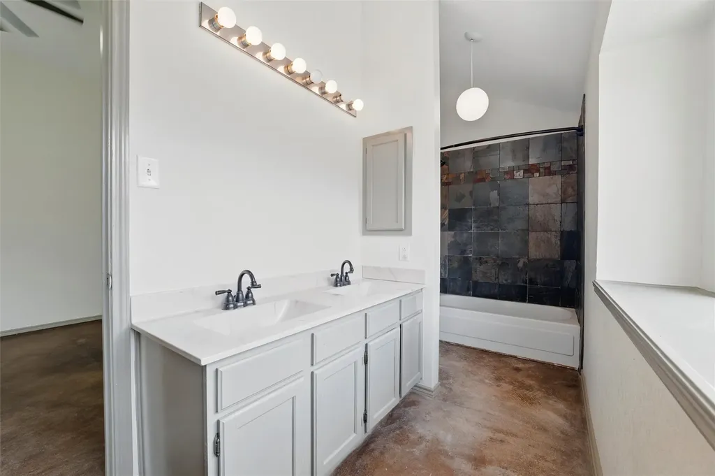 734 Lemons Street Cedar Hill TX 75104