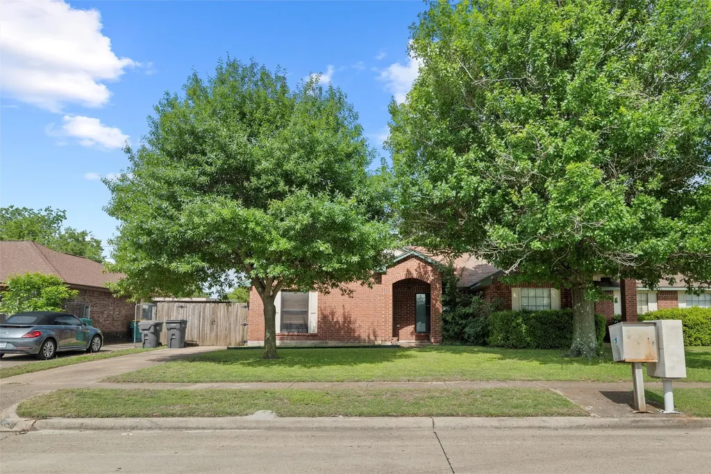 734 Lemons Street Cedar Hill TX 75104