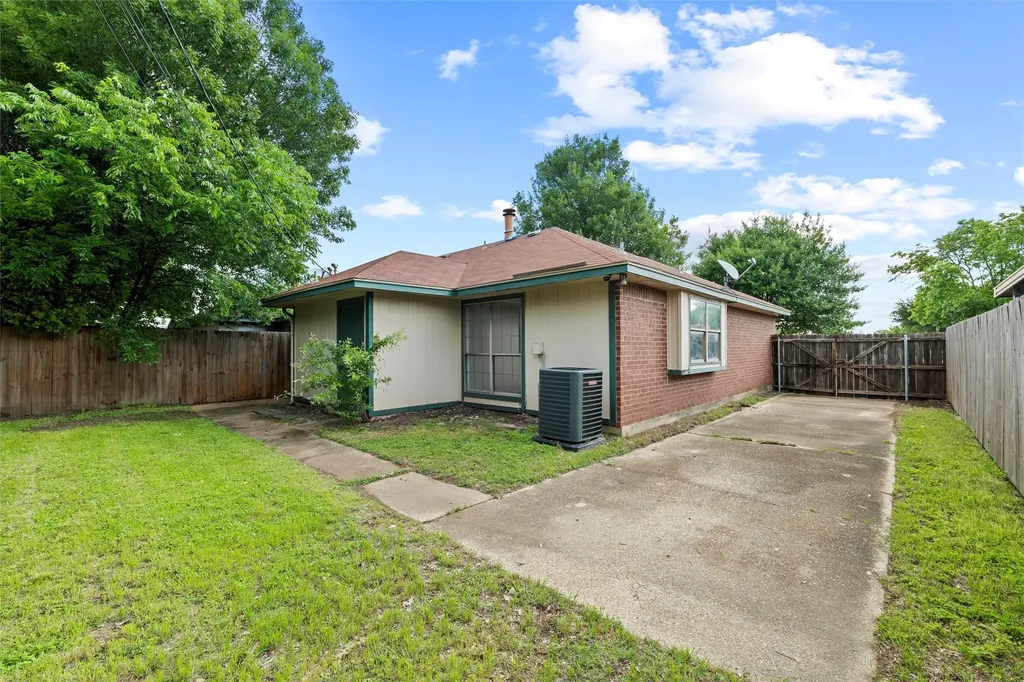 734 Lemons Street Cedar Hill TX 75104