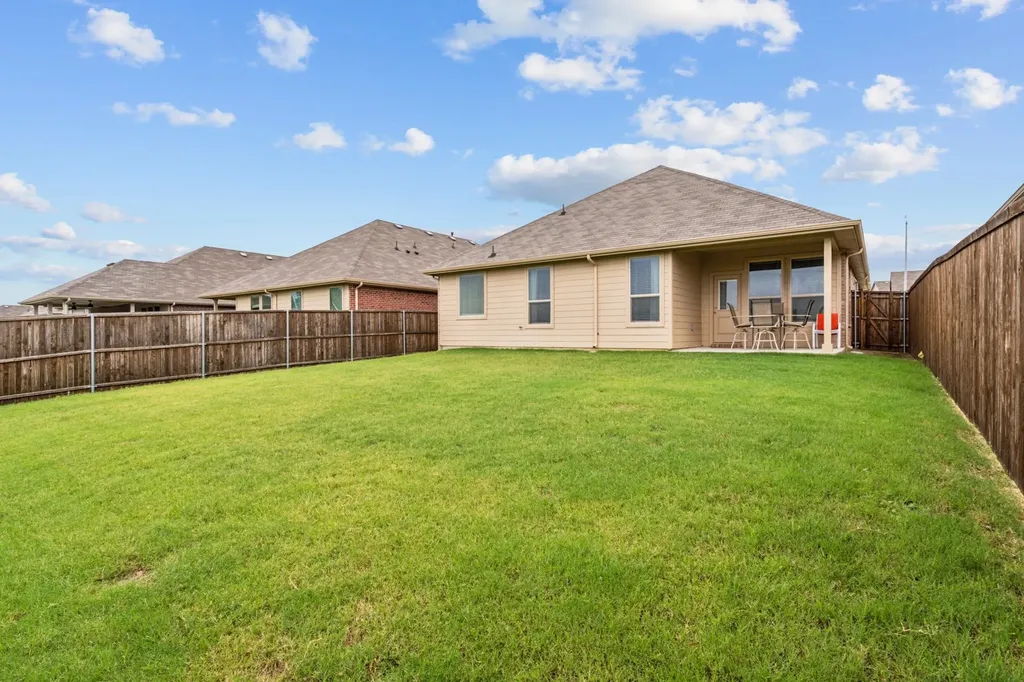 525 Big Horn Pass Denton TX 76210