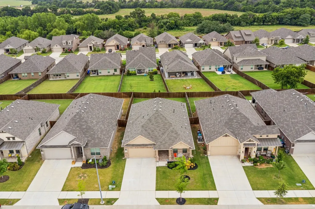 525 Big Horn Pass Denton TX 76210