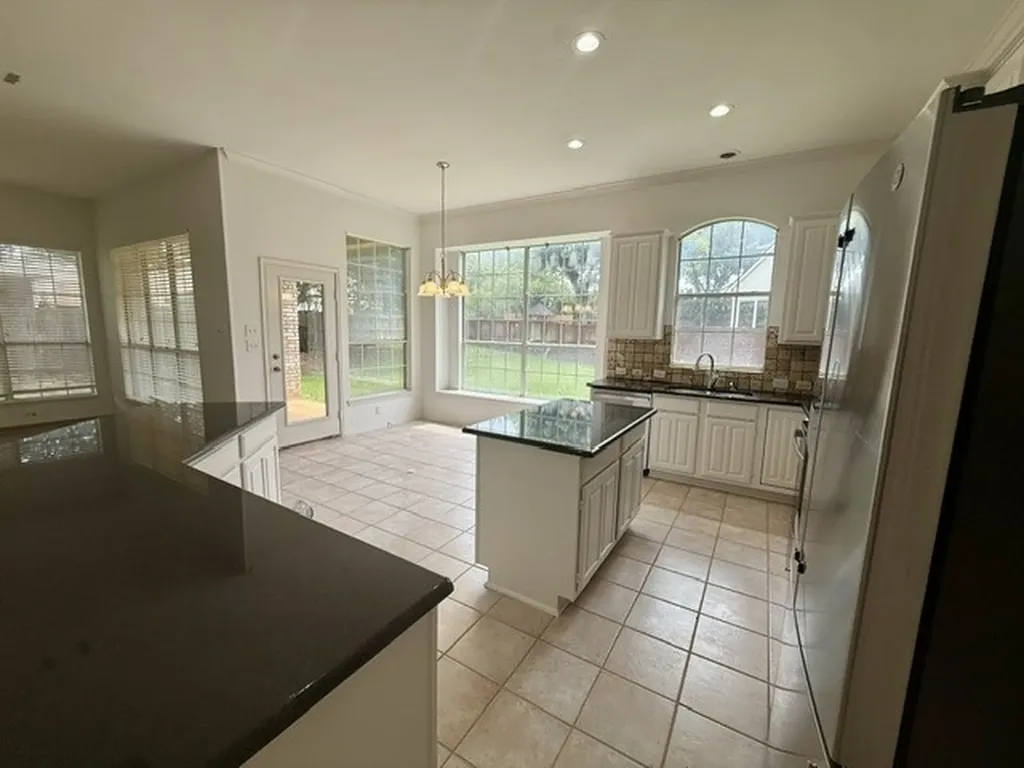 105 Edinburgh Court Highland Village TX 75077