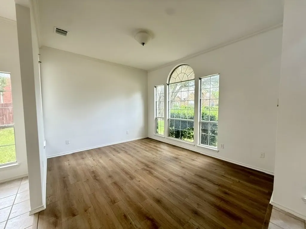 105 Edinburgh Court Highland Village TX 75077