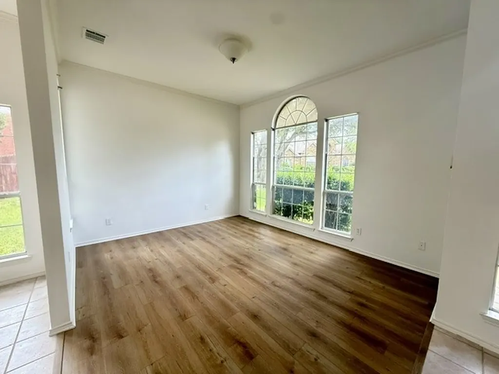 105 Edinburgh Court Highland Village TX 75077