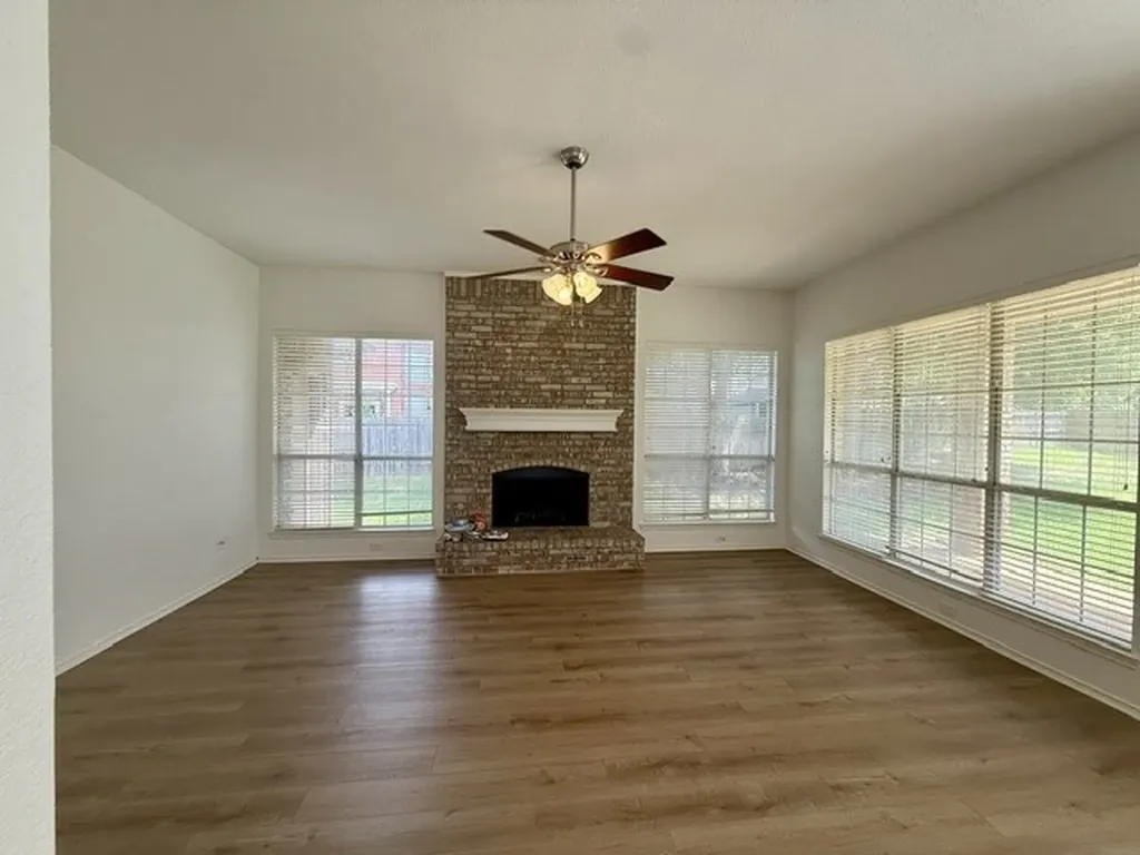 105 Edinburgh Court Highland Village TX 75077