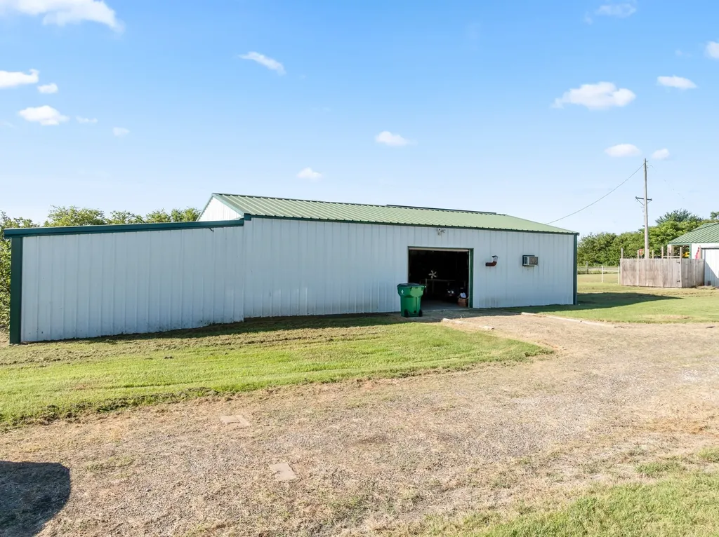 6338 Fm 933 Blum TX 76627