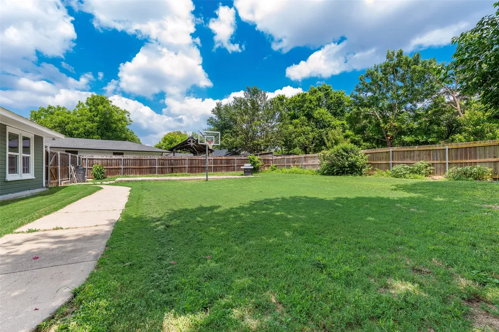 505 W Linden Street Ennis TX 75119