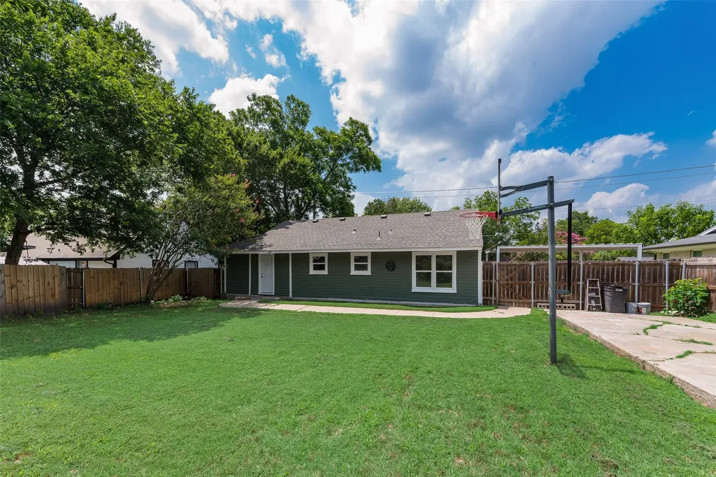 505 W Linden Street Ennis TX 75119