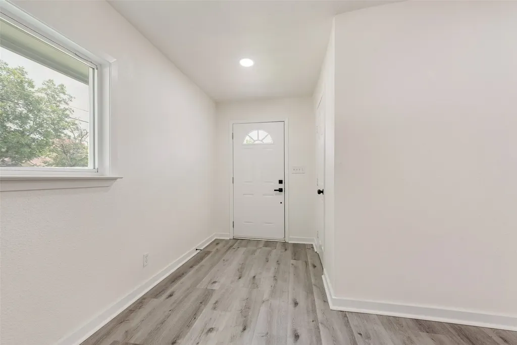 505 W Linden Street Ennis TX 75119