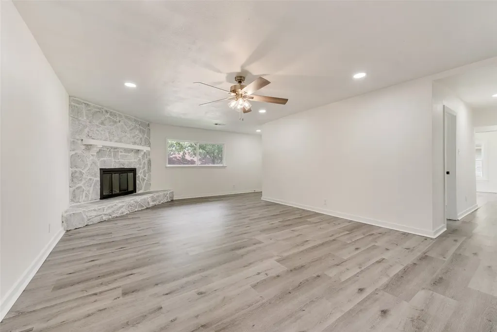 505 W Linden Street Ennis TX 75119