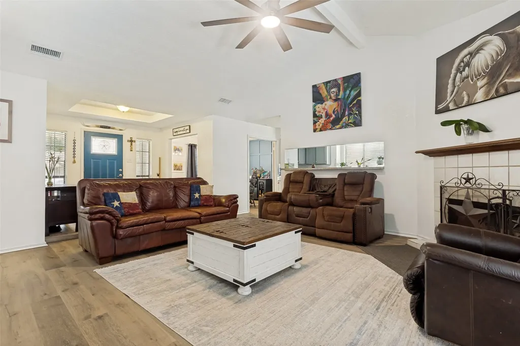 106 E Apollo Road Garland TX 75040