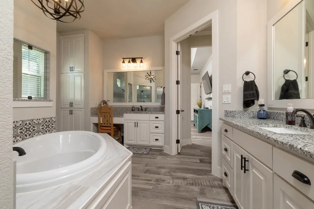 10 Ellis Oak Court Waxahachie TX 75167