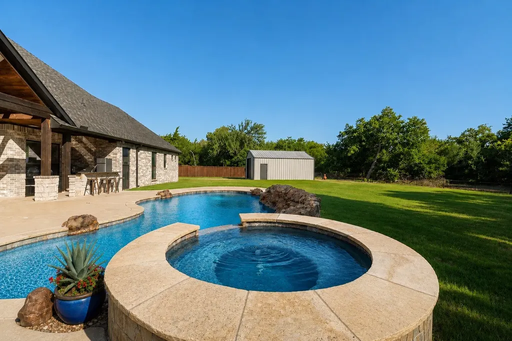 10 Ellis Oak Court Waxahachie TX 75167