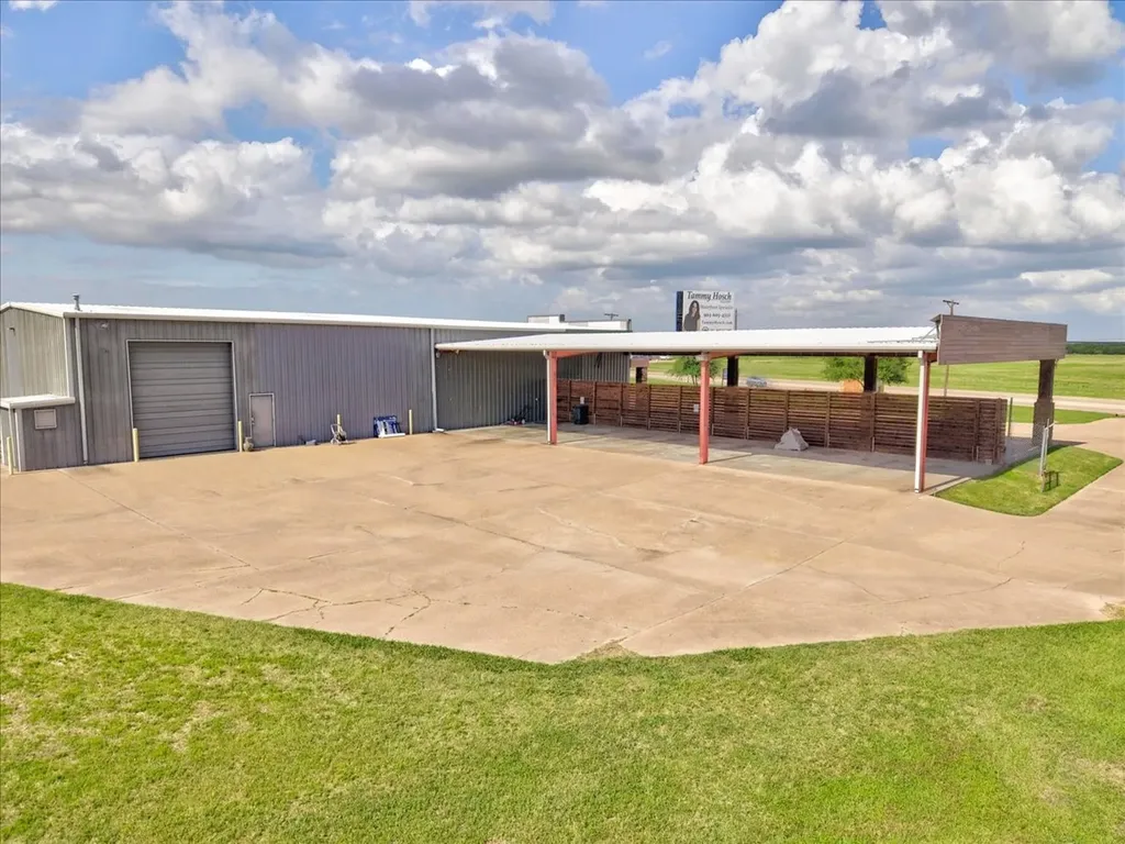 1920 S 3rd Street Mabank TX 75147