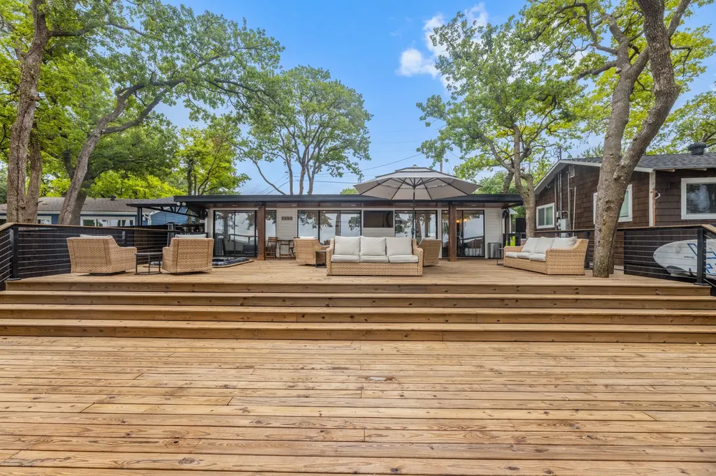 304 W Lake Drive Weatherford TX 76087