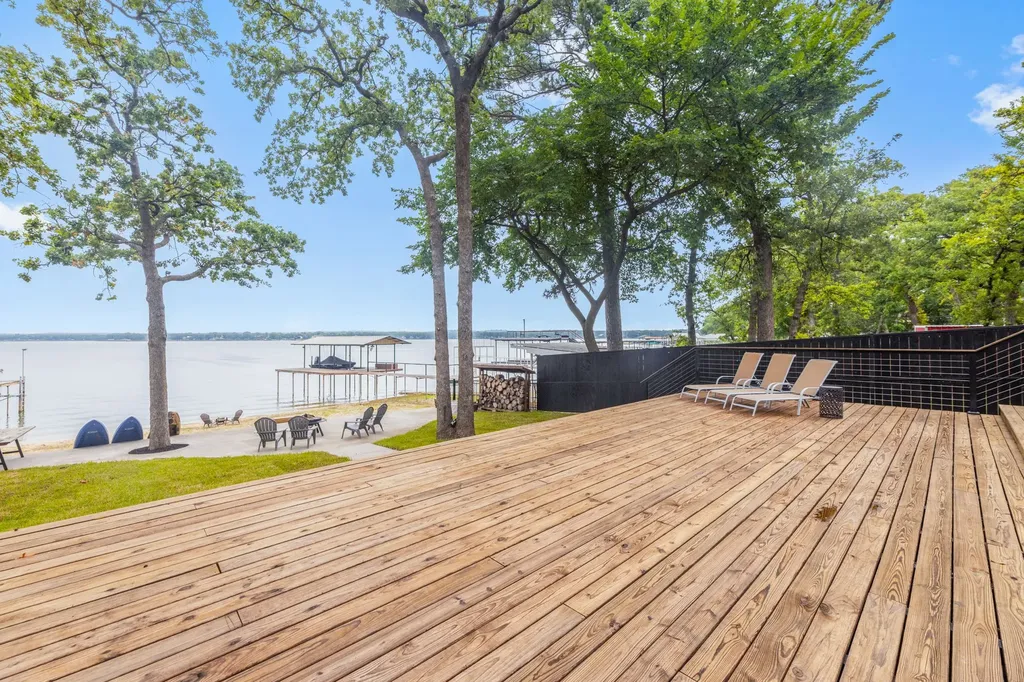 304 W Lake Drive Weatherford TX 76087