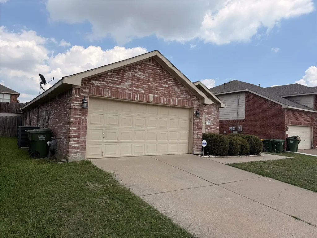 6744 Geyser Trail Watauga TX 76137