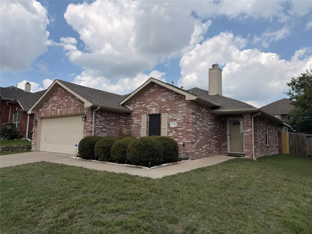 6744 Geyser Trail Watauga TX 76137