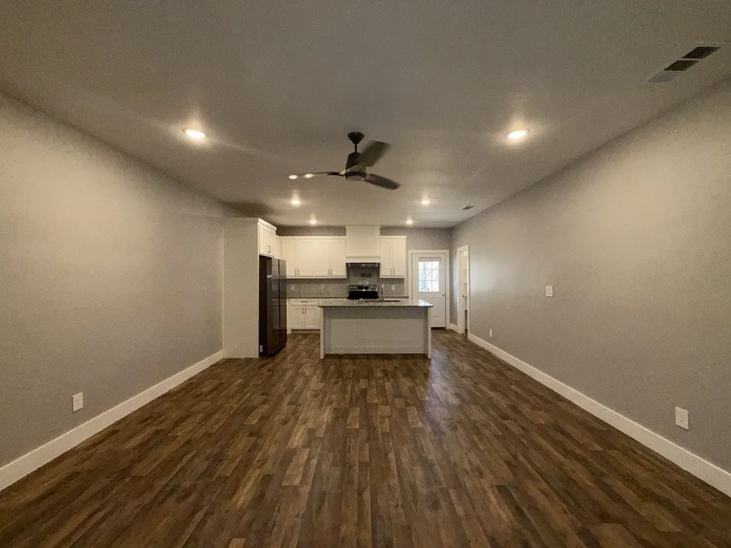 102 Oakwood Drive Trinidad TX 75163