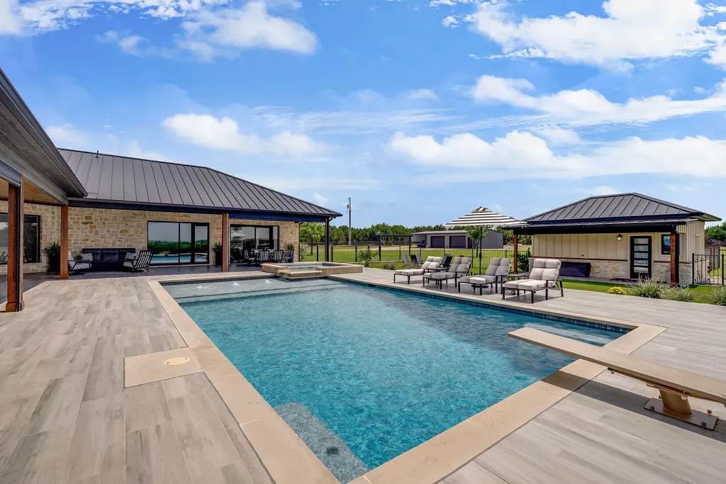 2145 County Road 1227 Cleburne TX 76033