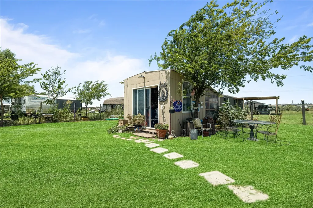 5909 Black Springs Lane Joshua TX 76058