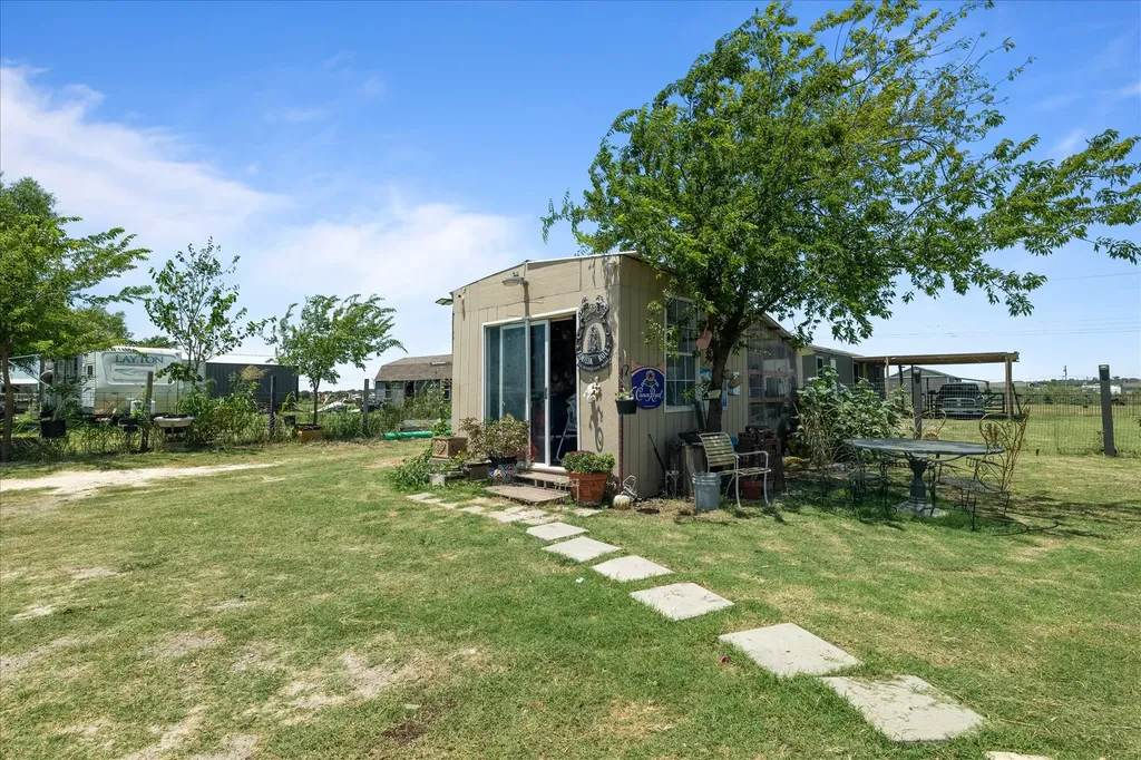 5909 Black Springs Lane Joshua TX 76058