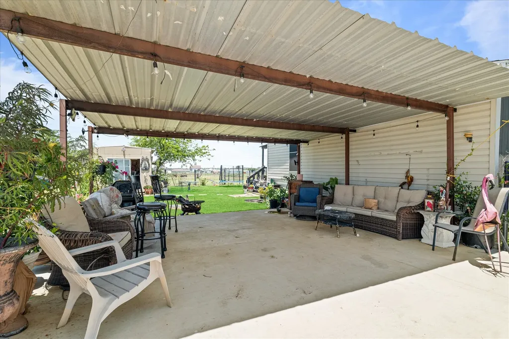 5909 Black Springs Lane Joshua TX 76058