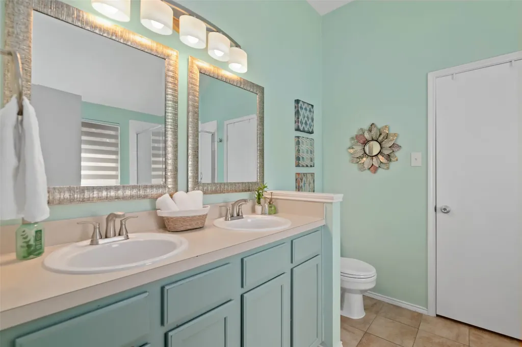 2608 Hilcroft Avenue Denton TX 76210