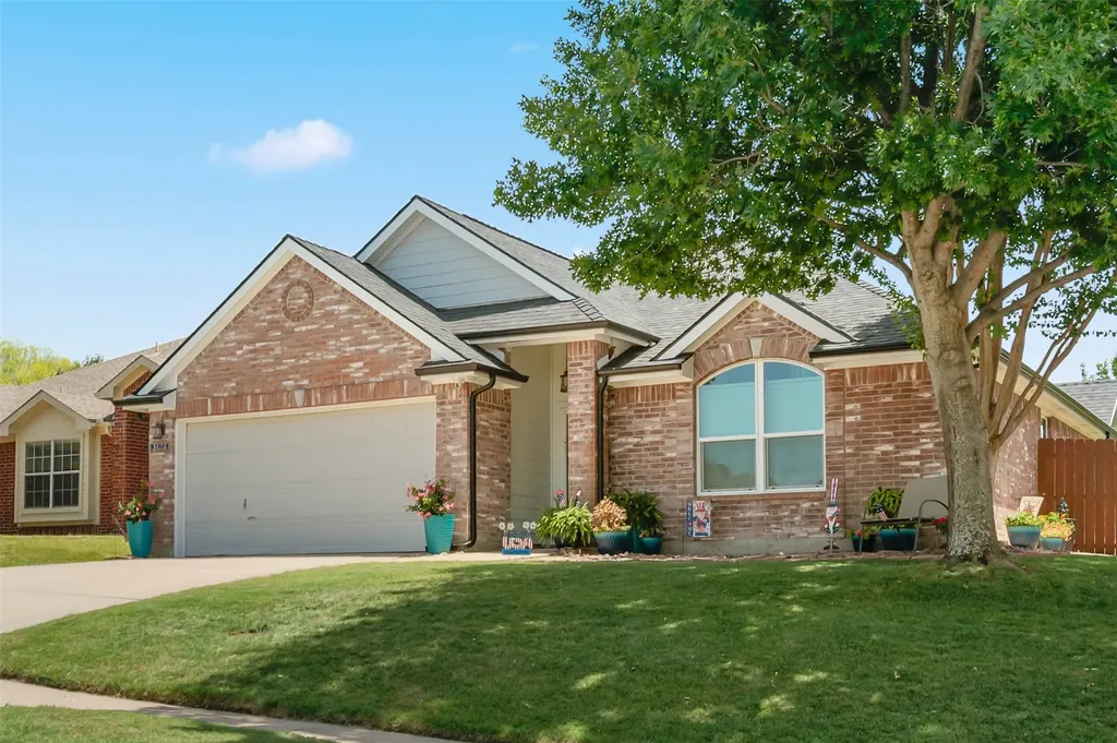2608 Hilcroft Avenue Denton TX 76210