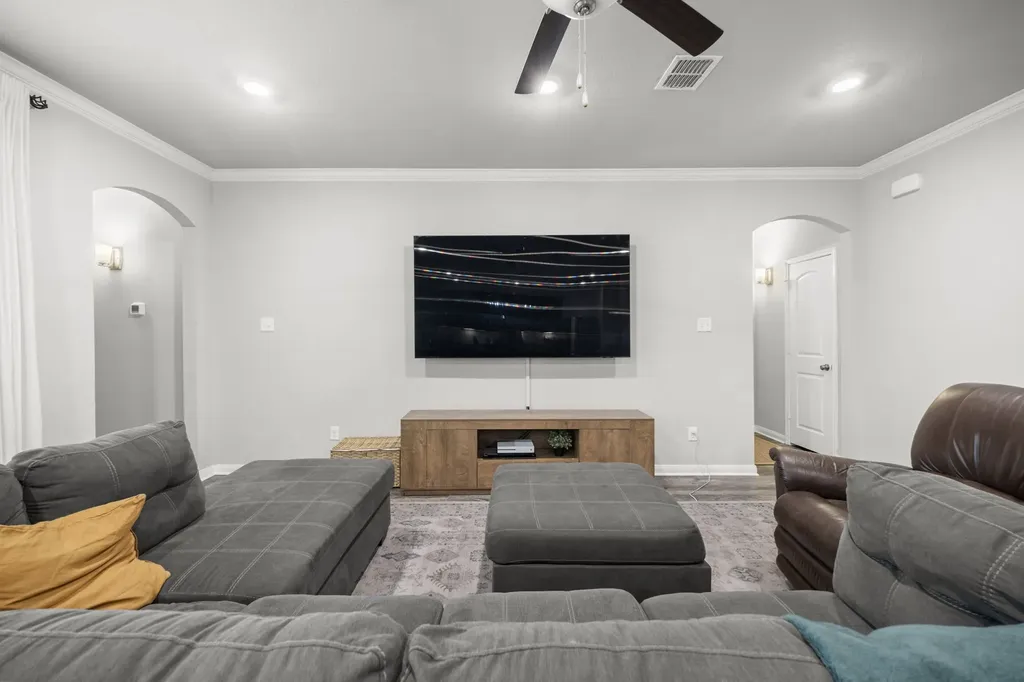 3221 Samson Drive Waco TX 76655