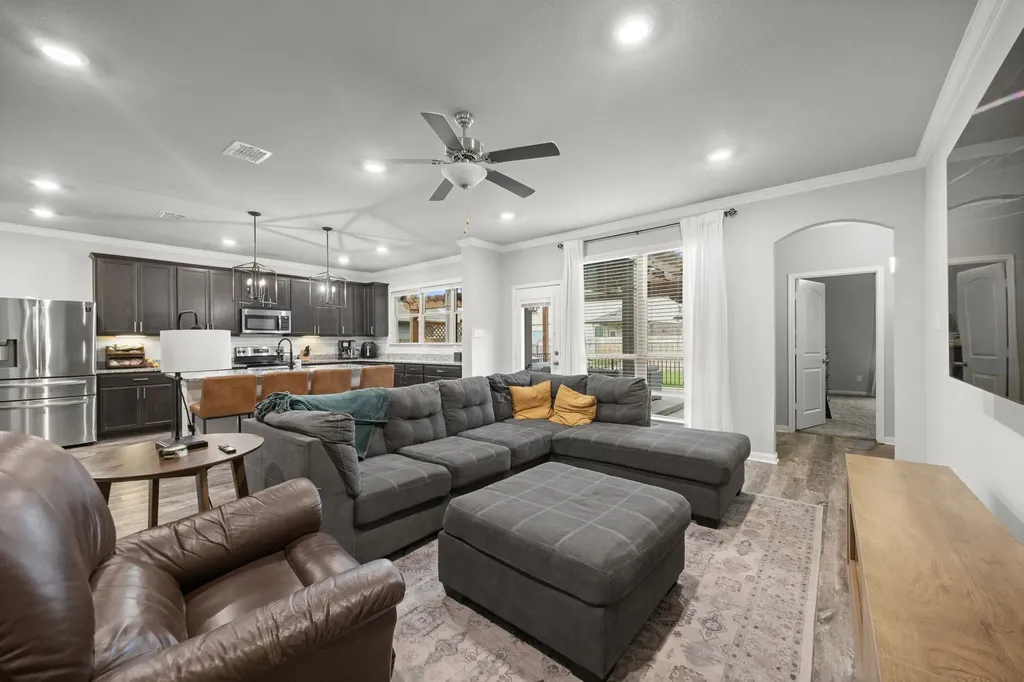 3221 Samson Drive Waco TX 76655