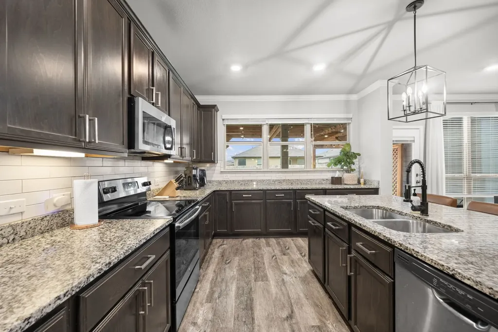 3221 Samson Drive Waco TX 76655