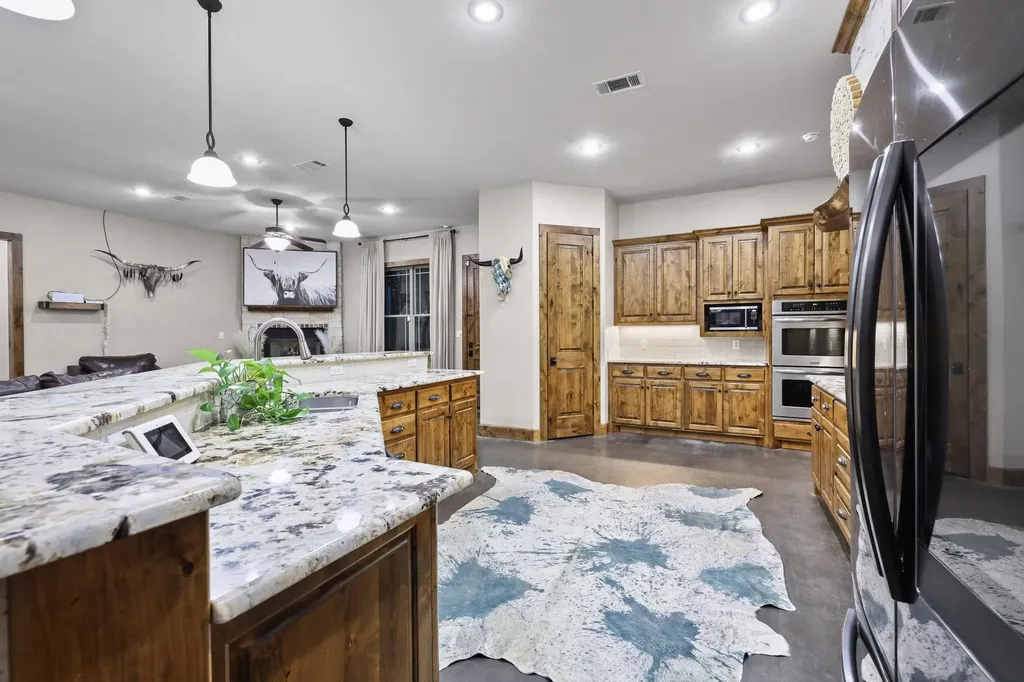 7106 County Road 4729 Commerce TX 75428