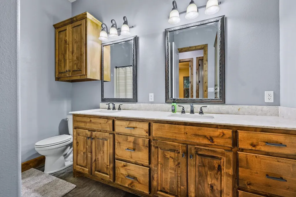 7106 County Road 4729 Commerce TX 75428